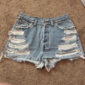 LEVI’S distressed jean shorts